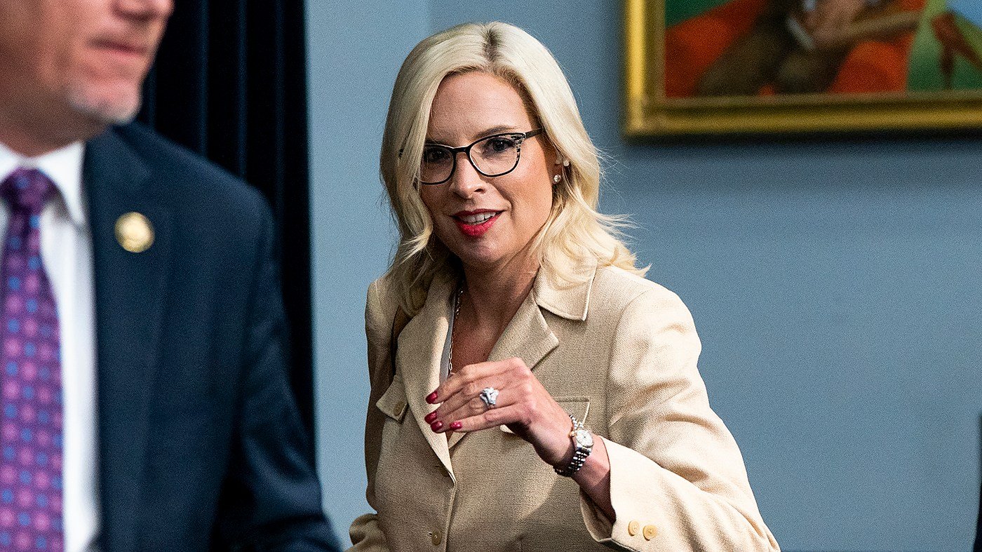 Hinson ties Iran conflict to Iowa's high prices in Senate bid
