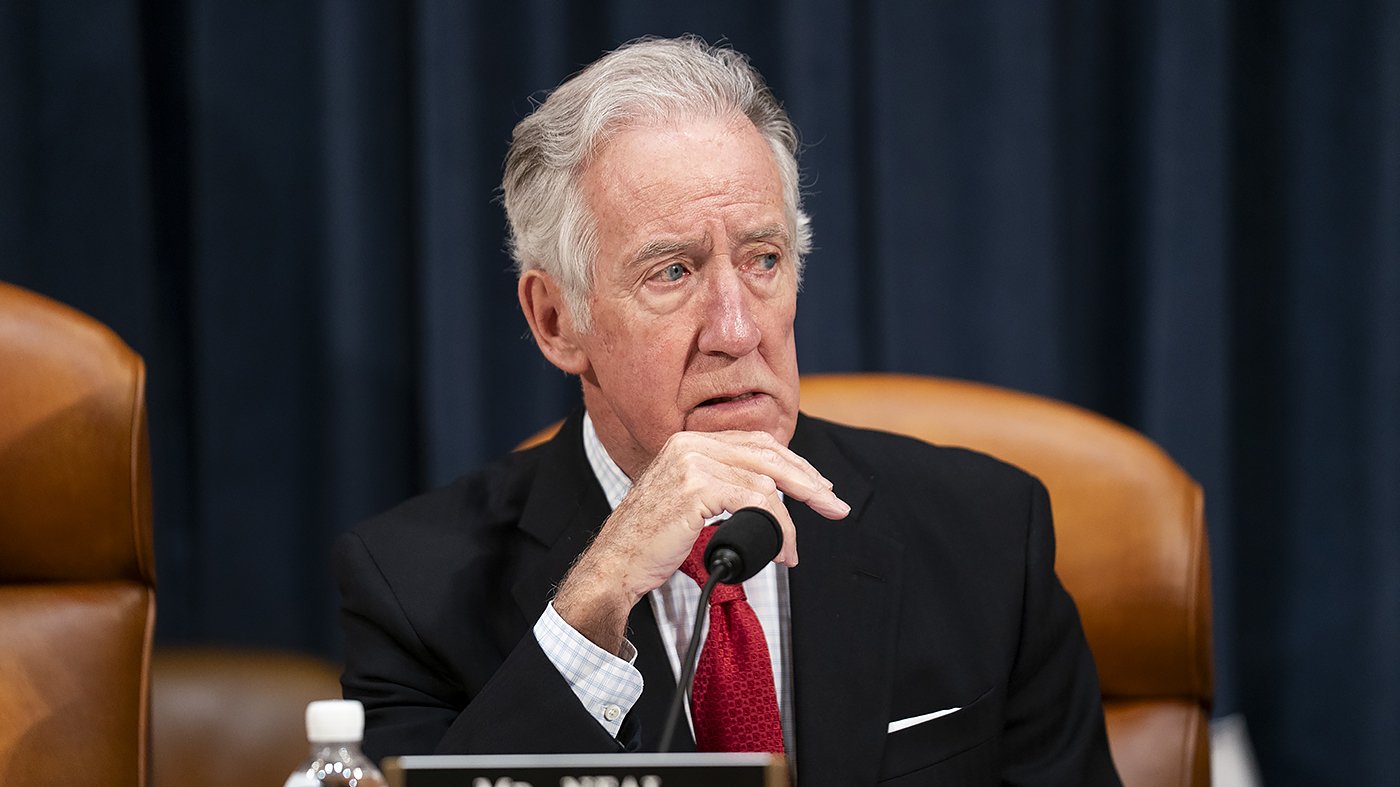 House Democrats Unite Against Trump's Gas Tax Holiday Plan