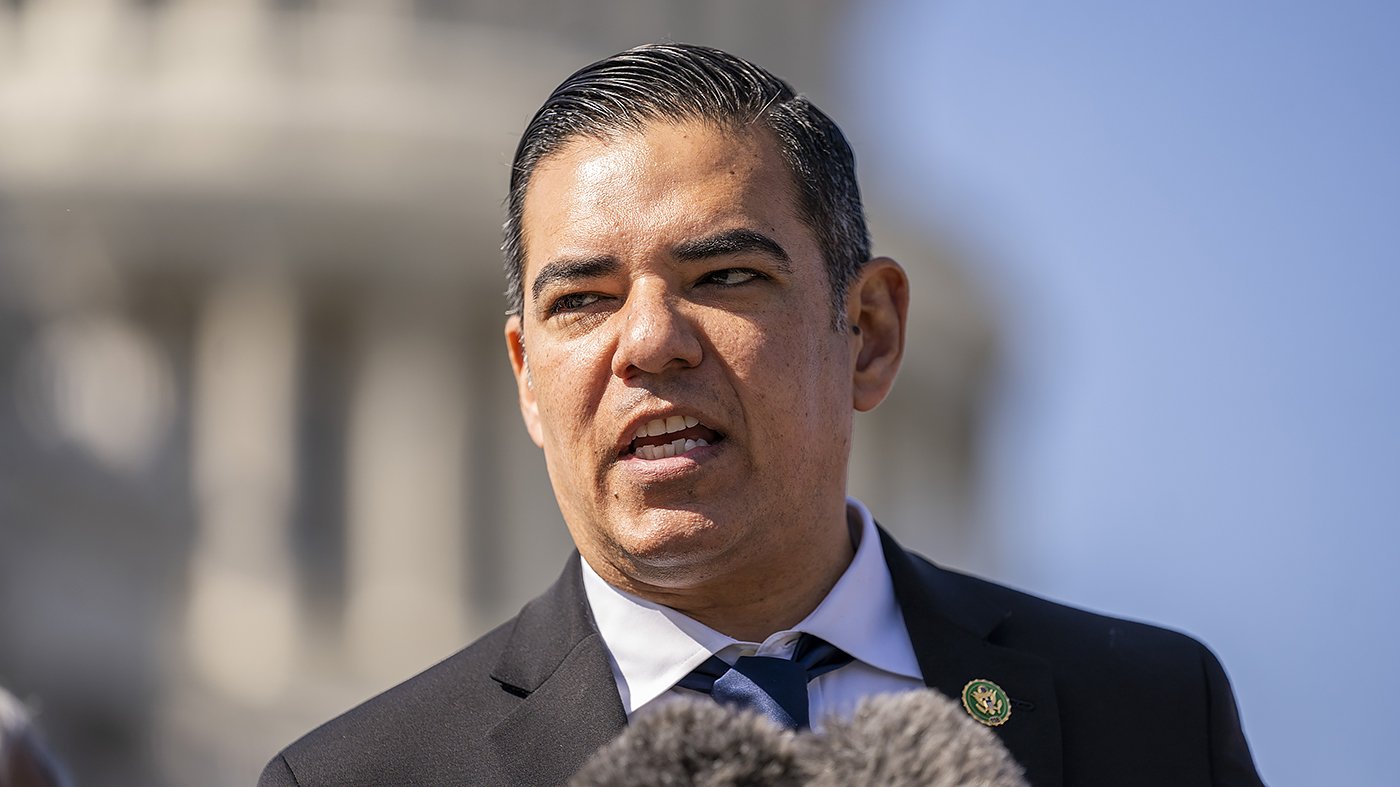 House Dems Demand Answers on Trump Admin's Reported Habeas Corpus Suspension Talks