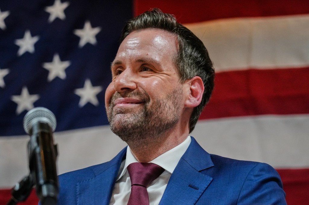 Iowa Democrats' New Playbook Targets Working-Class Men