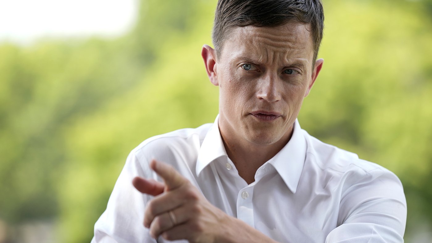 Iowa Governor Race Shifts to Toss-Up as Democrat Rob Sand Challenges GOP Dominance