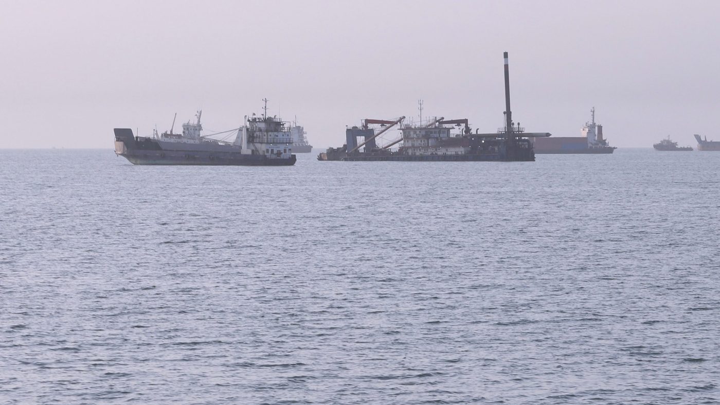 Iran Claims Strike on US Vessel in Strait of Hormuz Amid Escalating Tensions