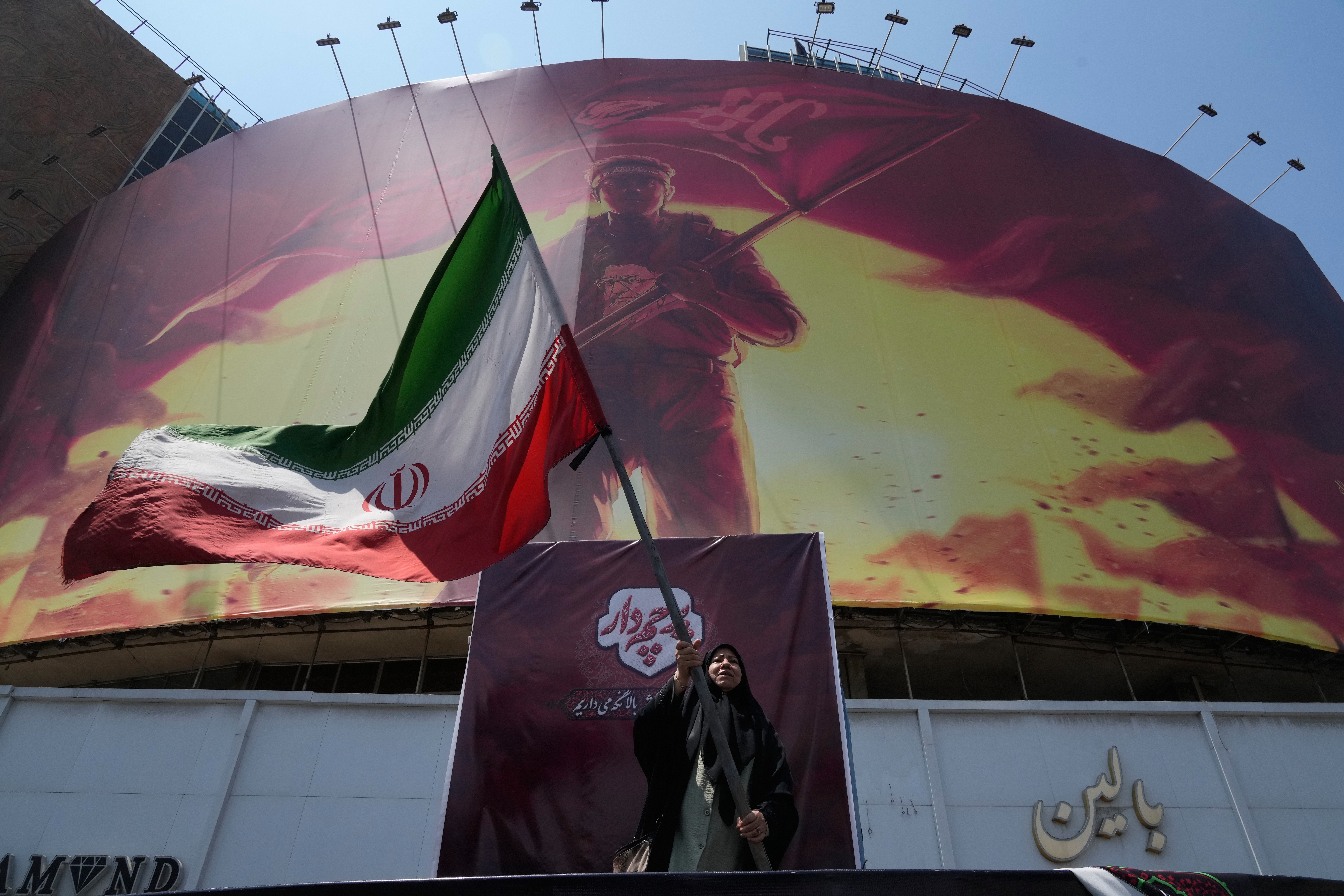 Iran Policy at Crossroads: Regime Change or Strategic Retreat?