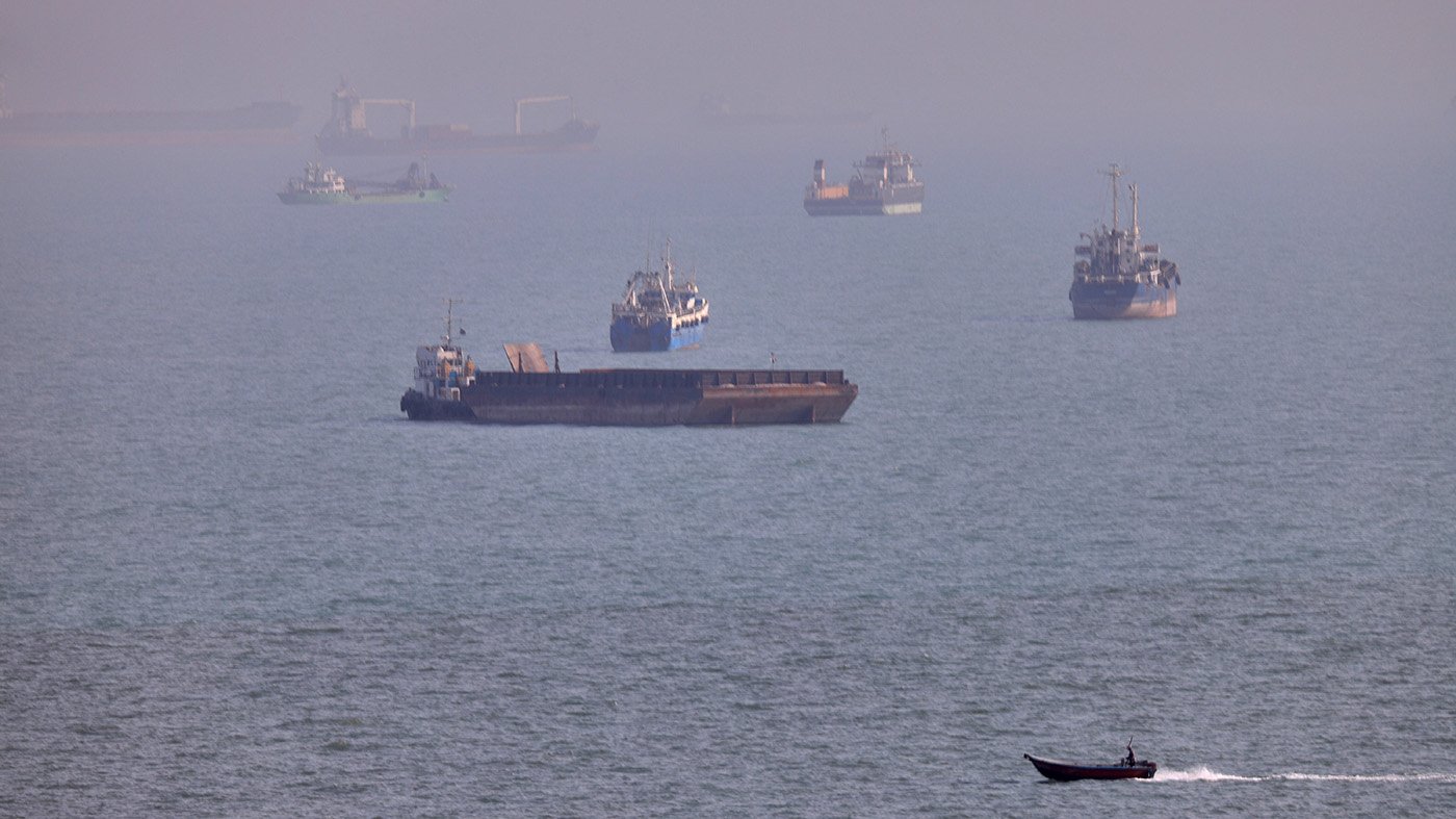Iran's Demands and Trump's Counterclaims Threaten Hormuz Deal