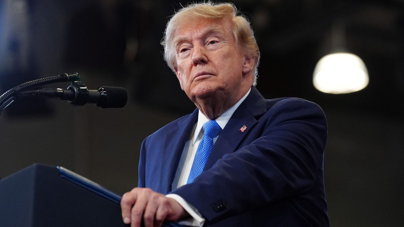 Iran Warns Trump Over Hormuz as GOP Turns to Miller Podcast