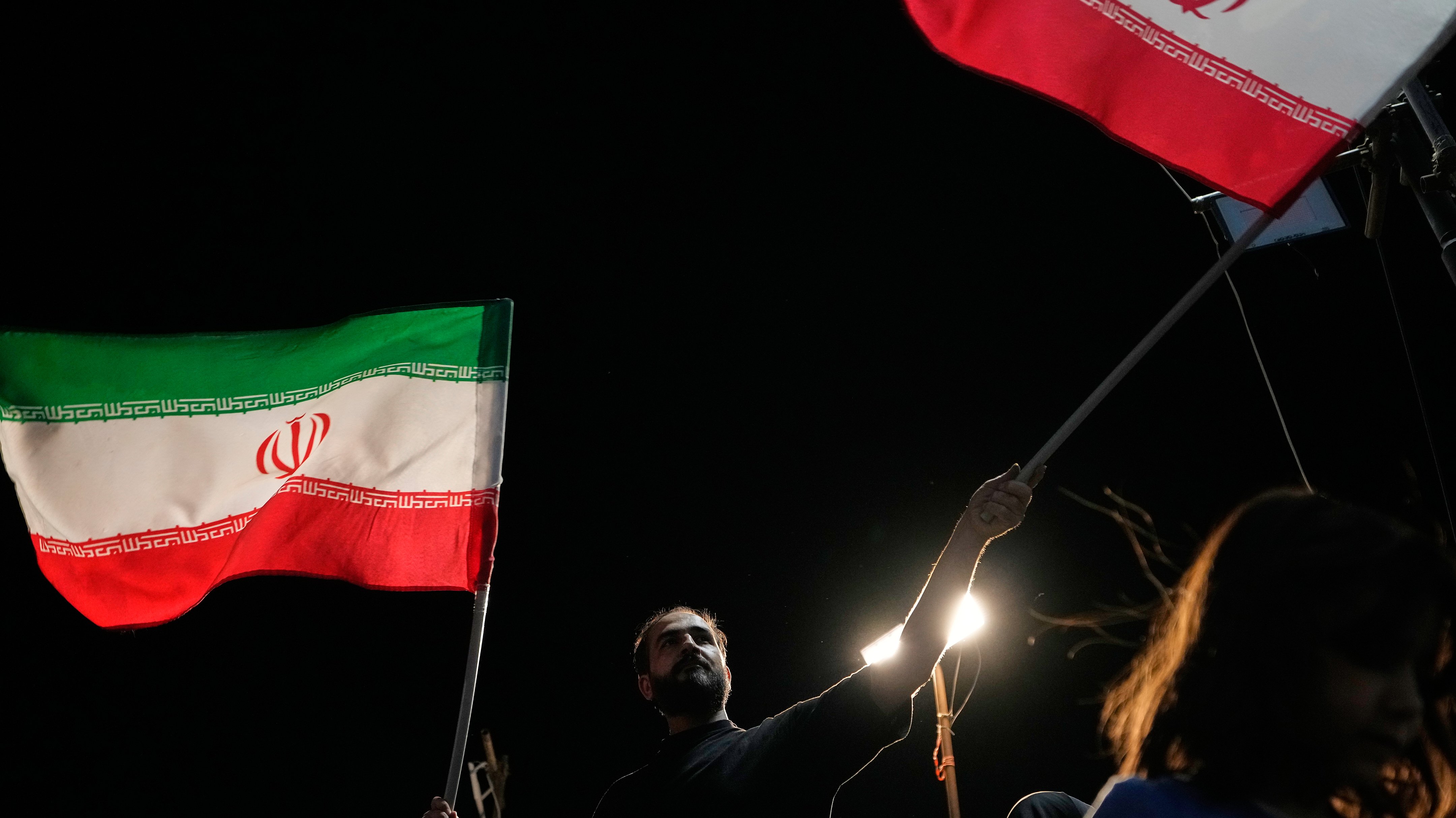 Iran Warns US Against Seizing Assets for Allied Compensation Amid Ceasefire Talks