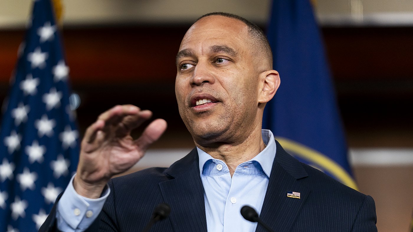 Jeffries Dismisses Trump's 'Inciting Violence' Call as 'Deranged Rant'