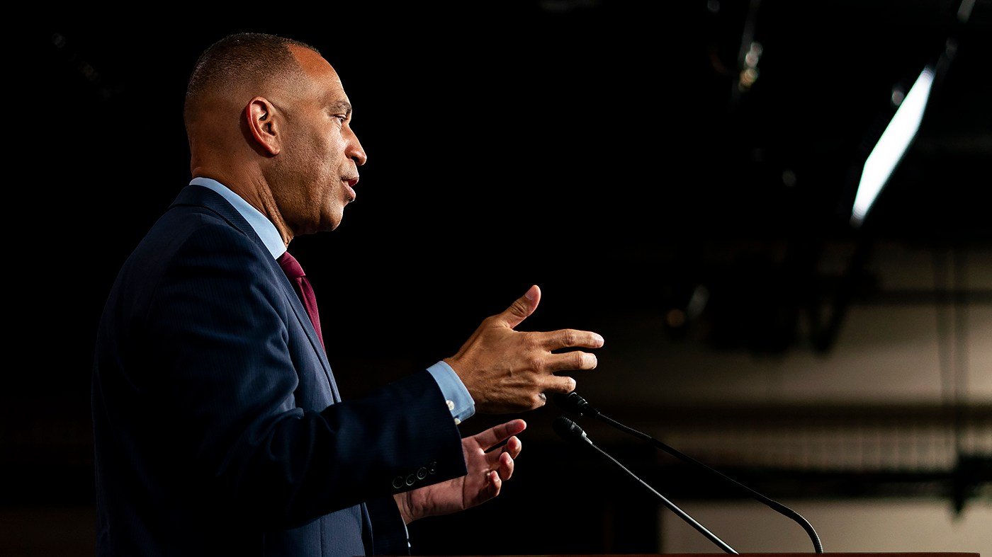 Jeffries to Address Midterm Push Amid Iran War and Party Defections