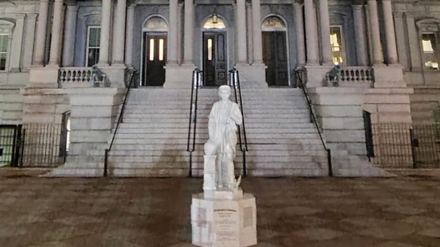 Judge greenlights paint tests on historic Eisenhower building