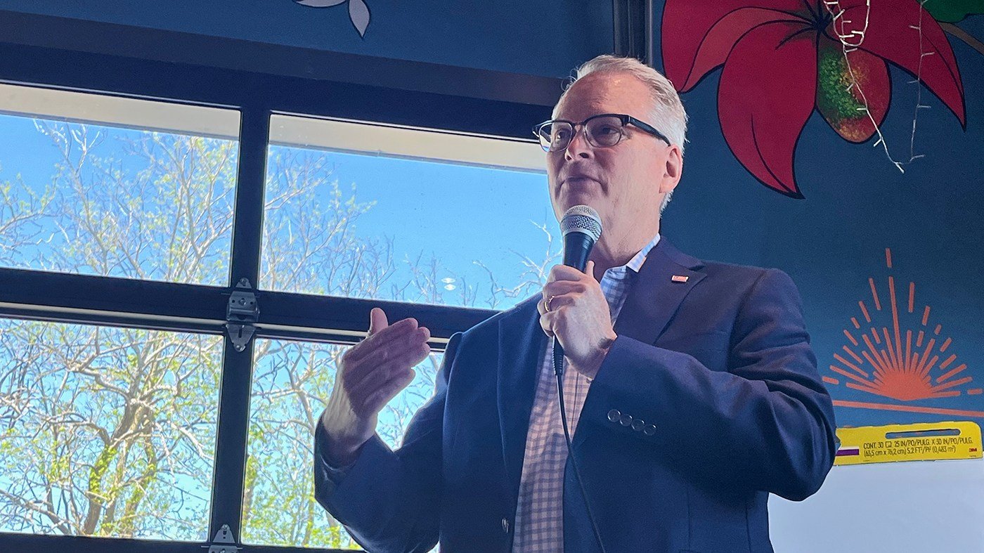 Kansas Senate Race Tightens as Pastor Challenges Marshall