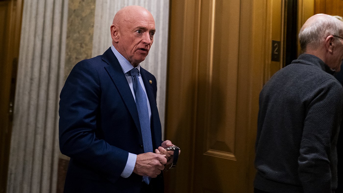 Kelly Breaks Ranks, Backs Trump's AI Crackdown on Anthropic Models