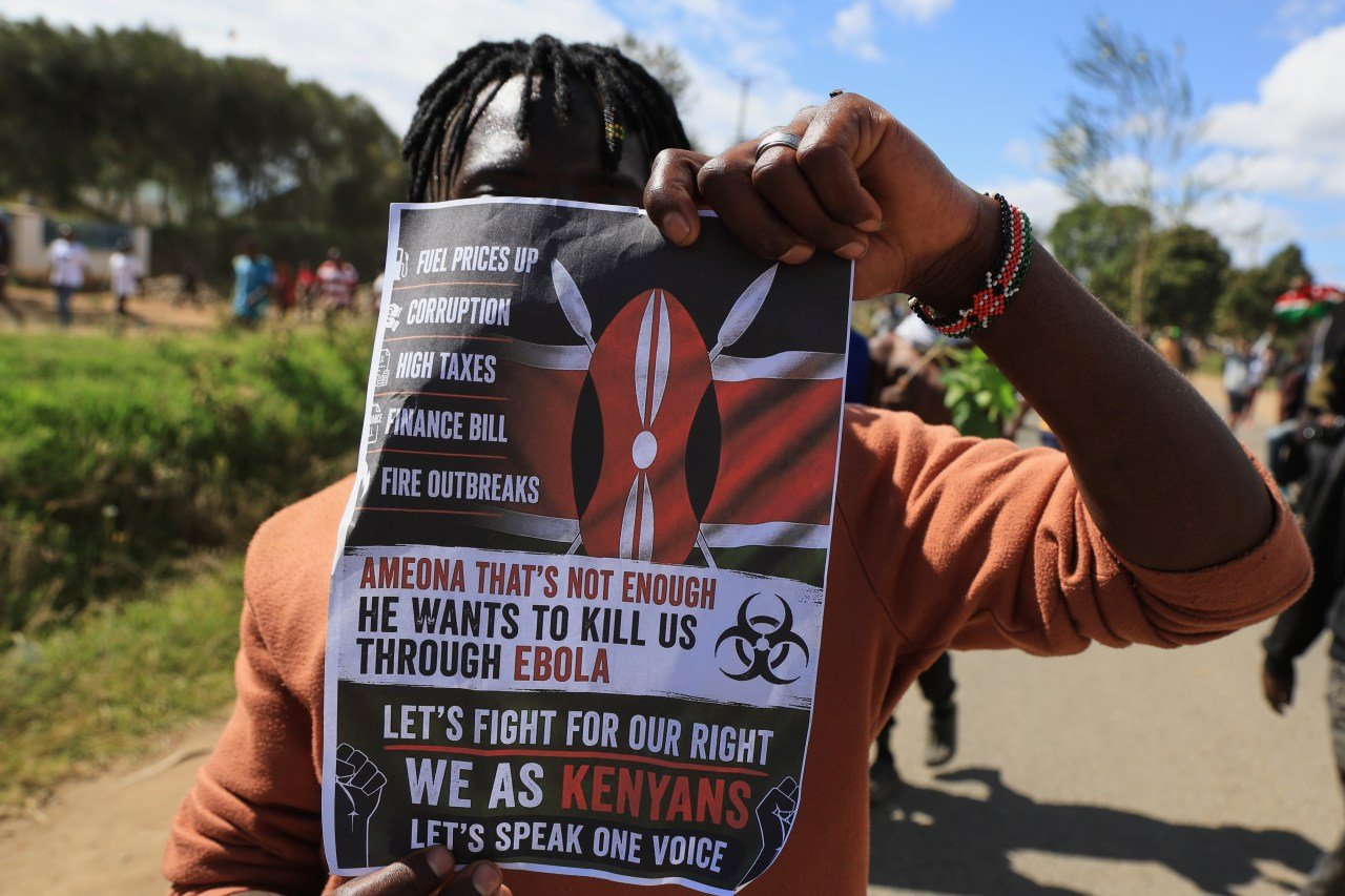 Kenyan Youth Protest US Ebola Quarantine Base Amid Court Suspension