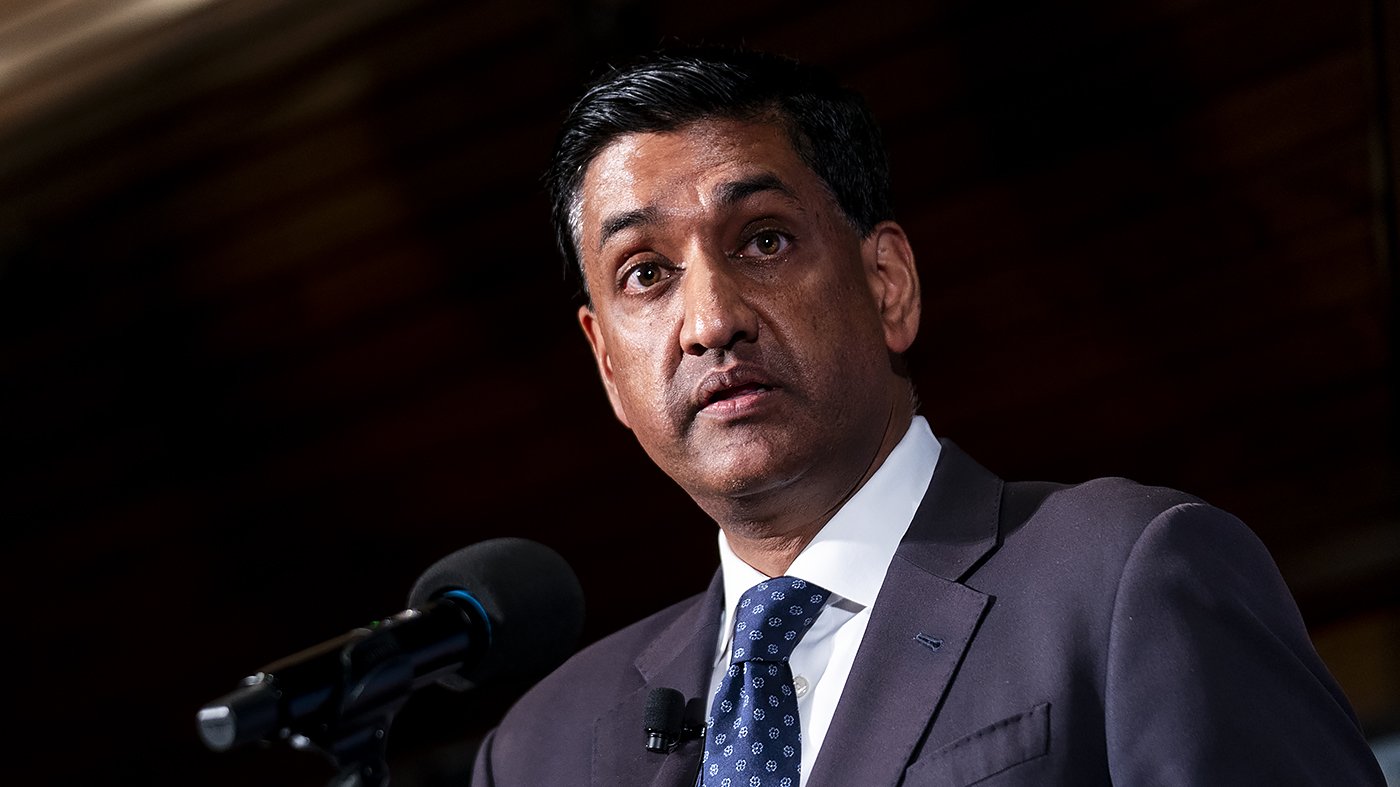 Khanna Defends Platner, Says Maine Voters Knew of 'Dark' Past
