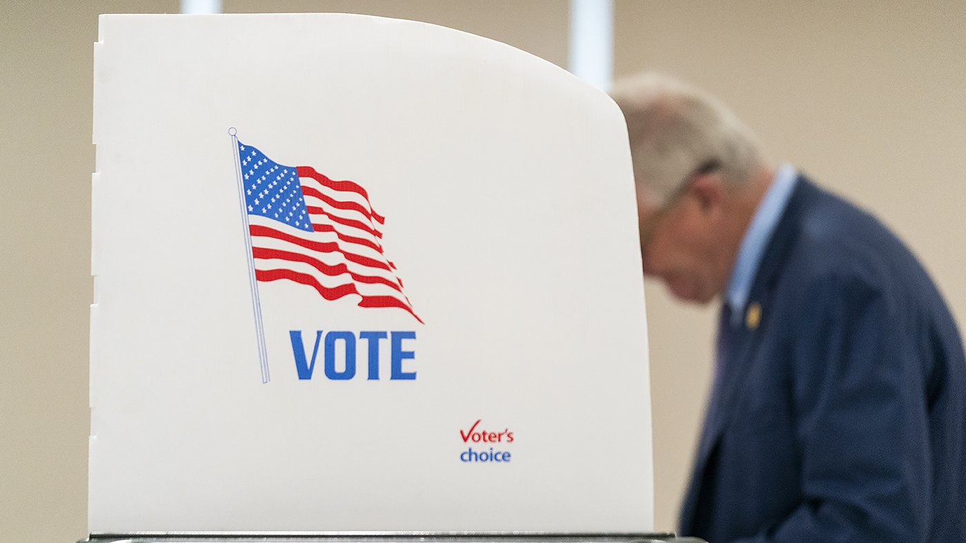 Latino Voters Cool on Trump but Not Embracing Democrats, New Poll Shows