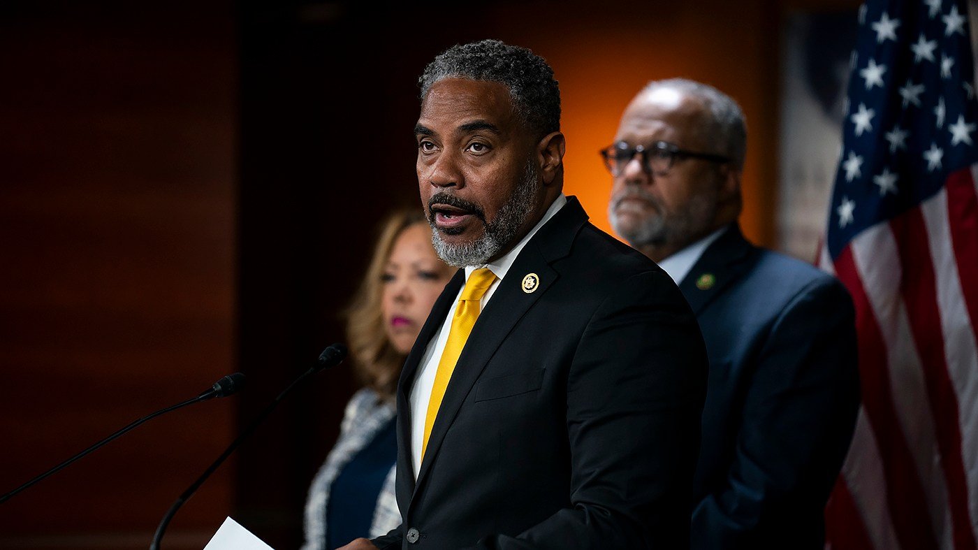 Lawmakers Demand Safeguards for Google-Spirit AI Data Deal