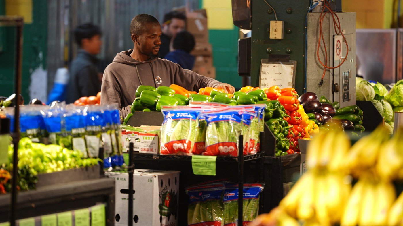 Lawmakers Urged to Let Health Accounts Cover Produce