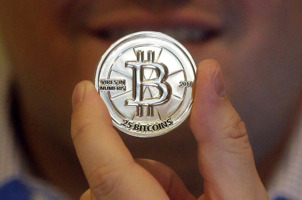 Lummis: Pass crypto clarity bill now or lose industry overseas
