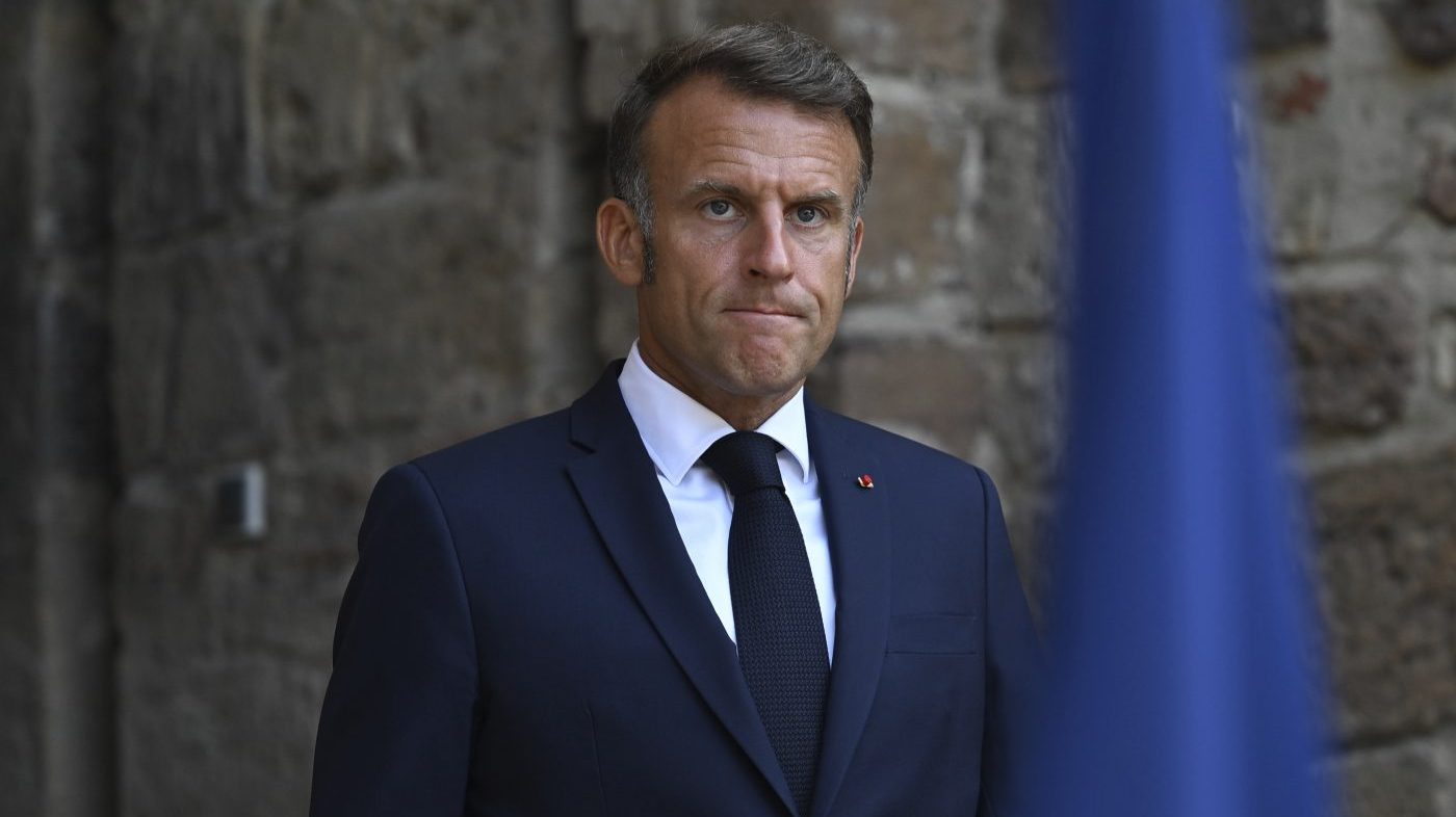 Macron Condemns Israeli Strikes in Lebanon, Demands Ceasefire Inclusion