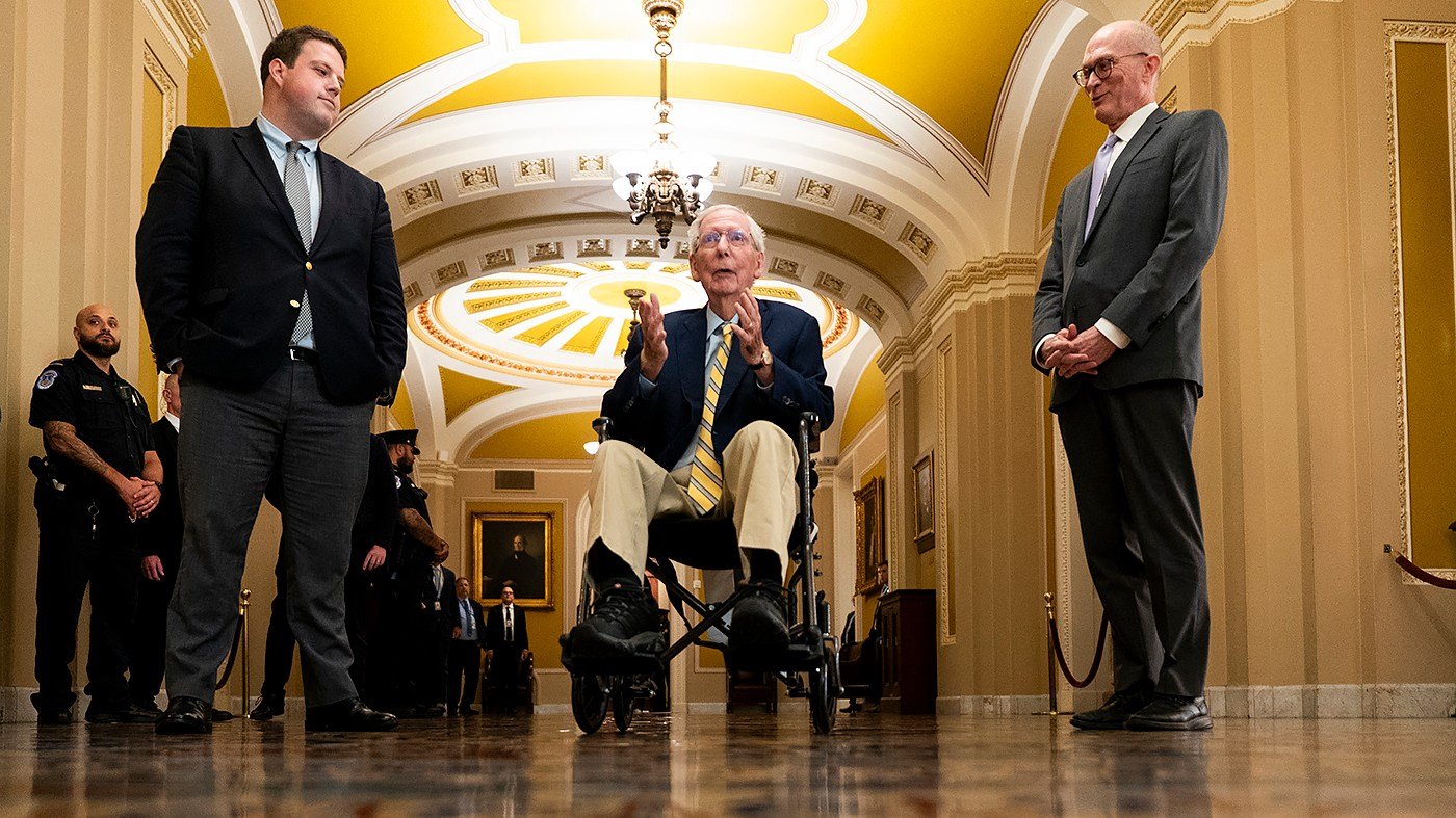 McConnell Back in Senate, Casts First Vote Since June Fall