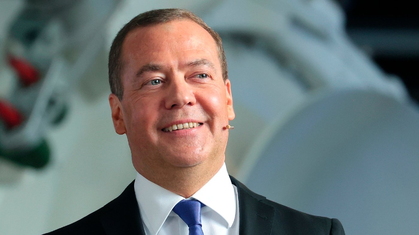 Medvedev Calls Strait of Hormuz Iran's 'Inexhaustible' Strategic Weapon Following Ceasefire