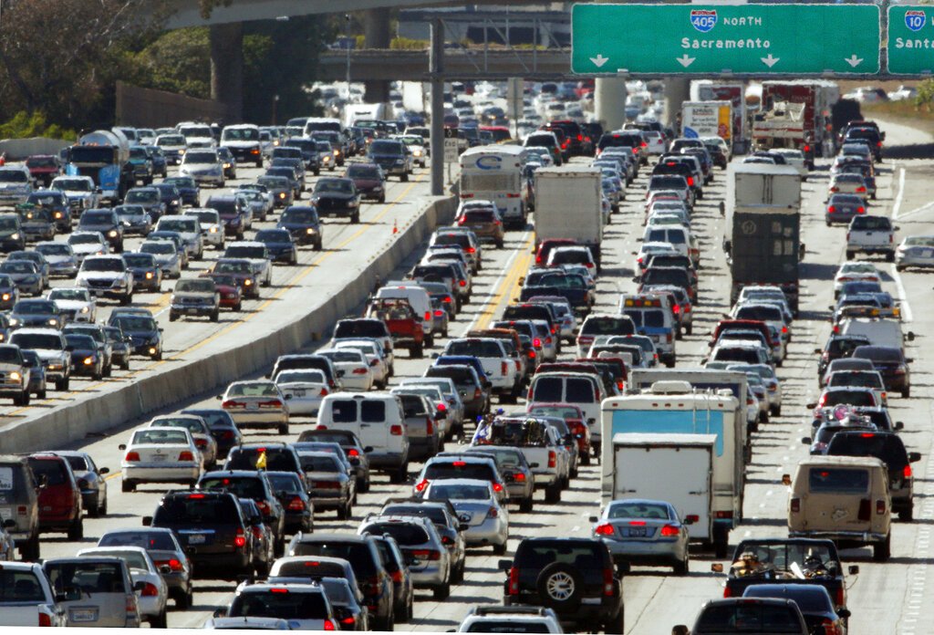 Memorial Day Road Trips: Worst Highways and Peak Travel Times Revealed