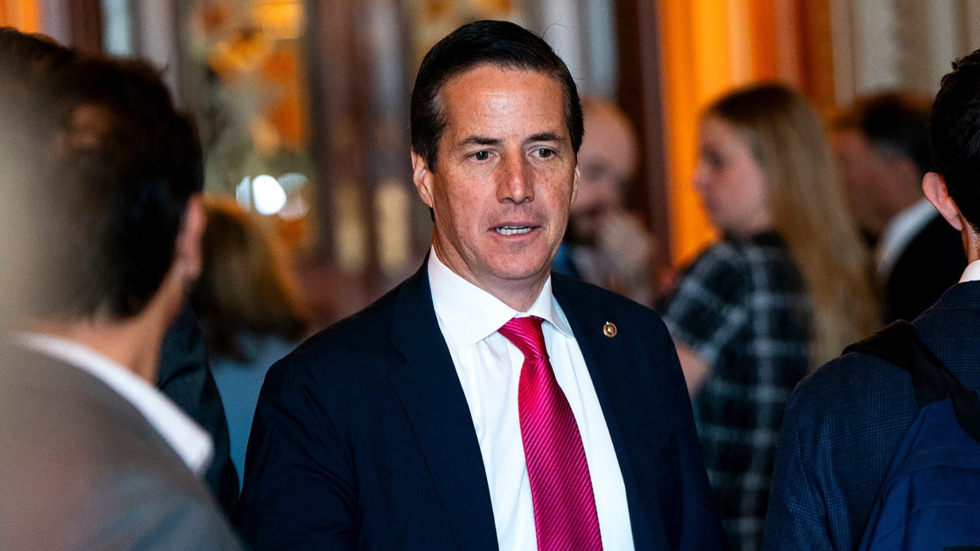 Moreno defends Harp, slams 'misogynistic' attacks on Trump aide