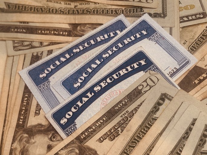 Moreno's Social Security Tax Plan Draws Conservative Backlash