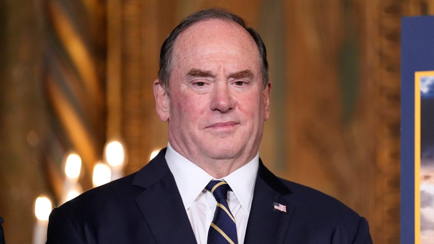 Navy Secretary Phelan Resigns After 13 Months, Undersecretary Cao Takes Acting Role