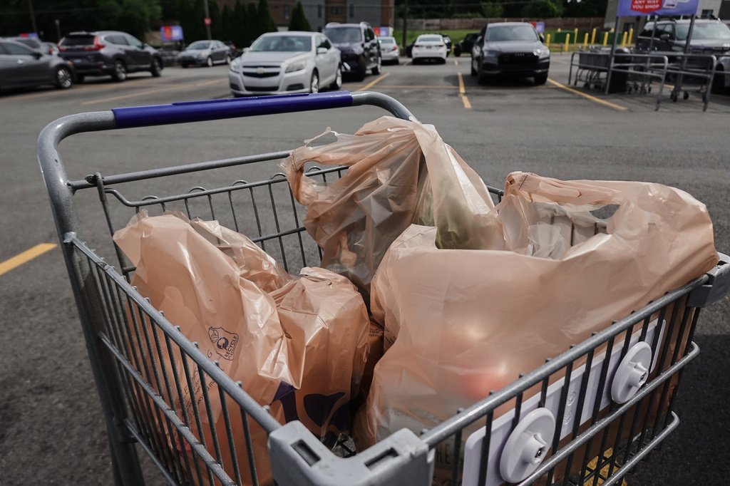 New bill takes aim at misleading recycling labels and plastic industry tactics