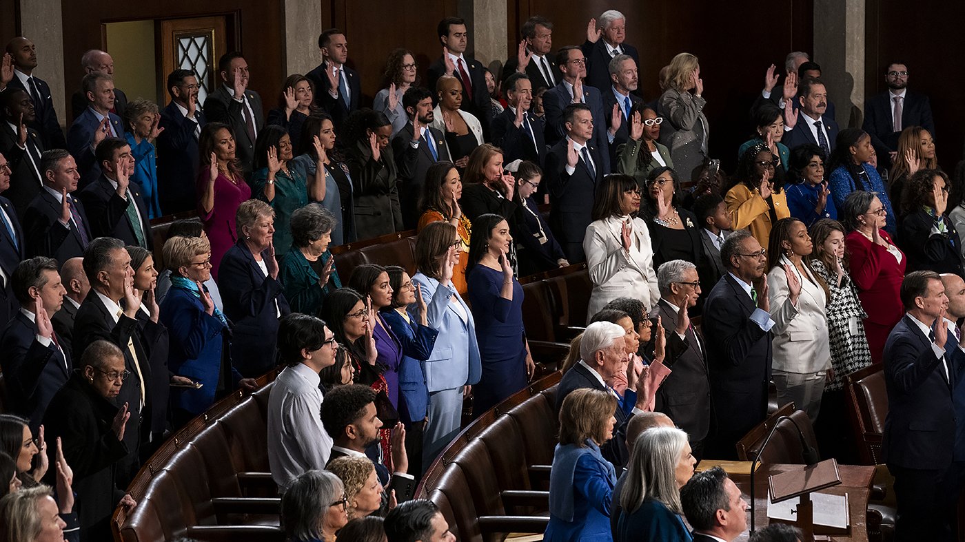 New Poll Shows Democrats With 8-Point Edge in Midterm Congressional Race
