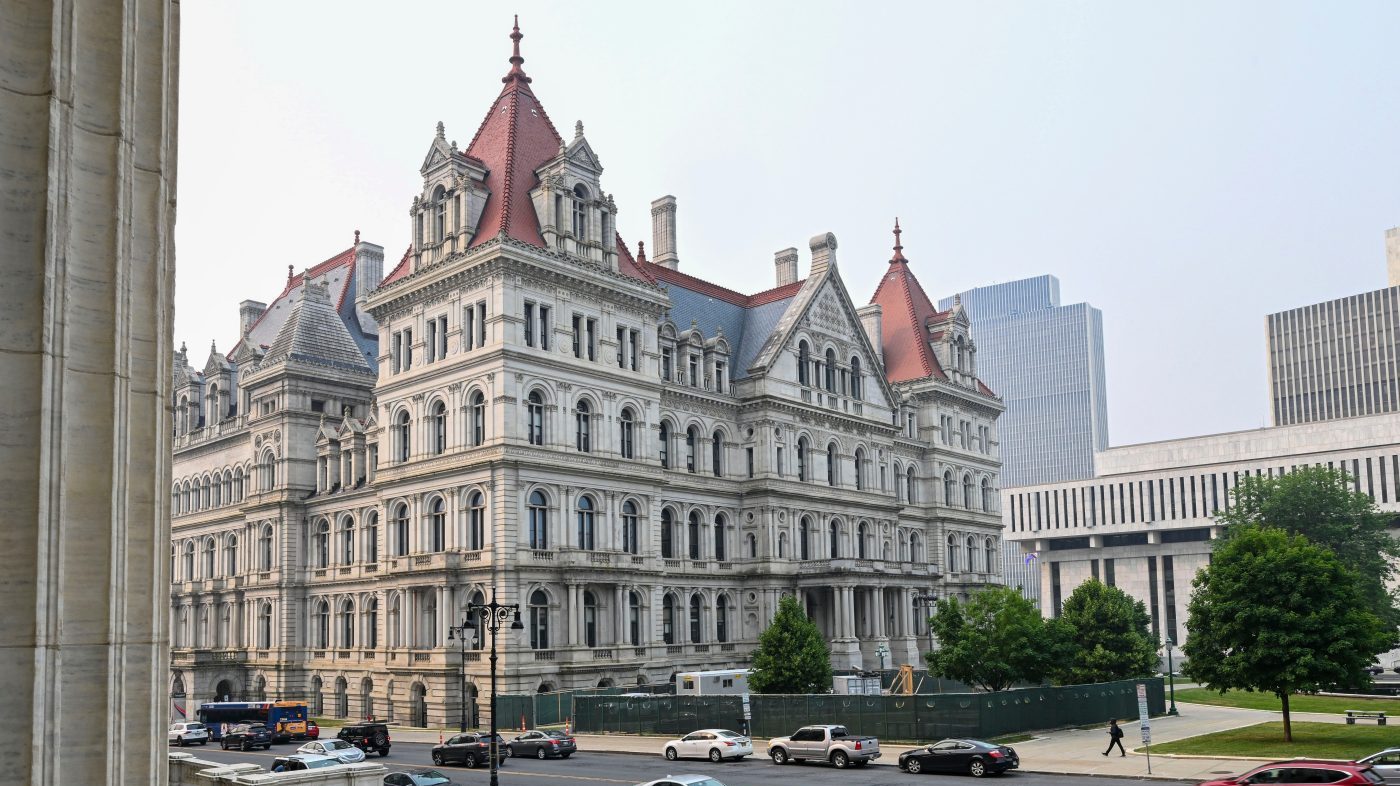 New York Democrats Push Ballot Measure to Shift Redistricting Power to Legislature