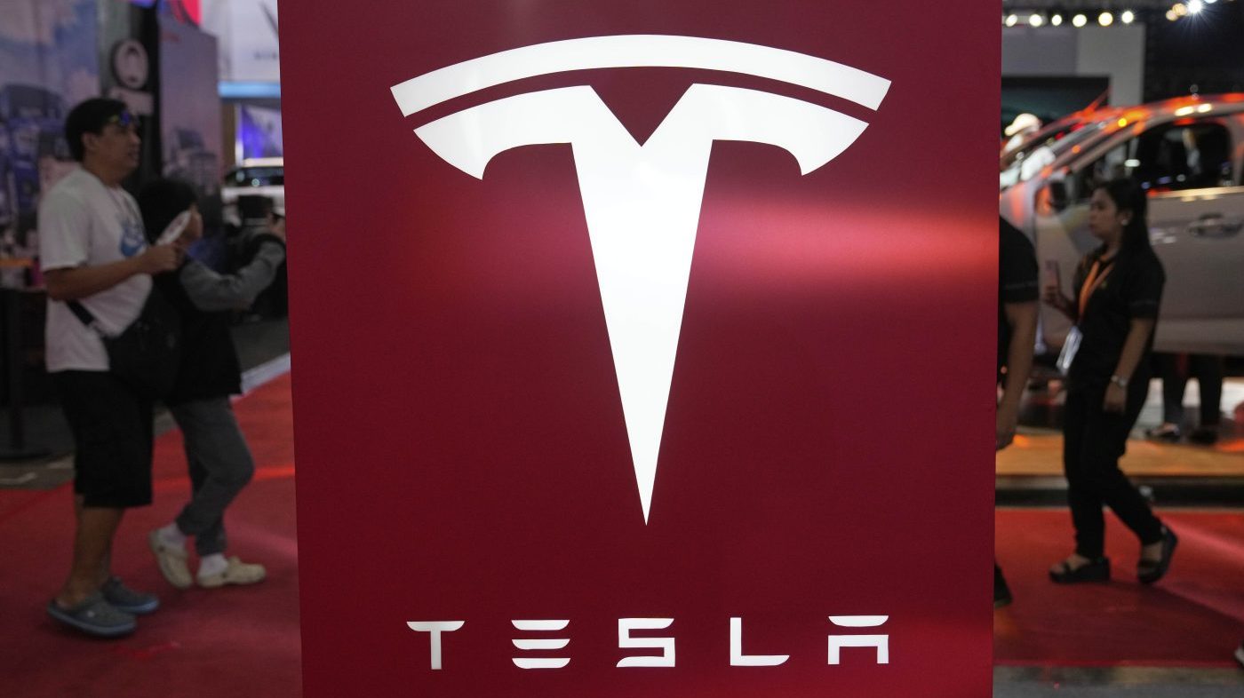 NHTSA Closes Tesla Smart Summon Probe, Citing Low Incident Rate and Severity
