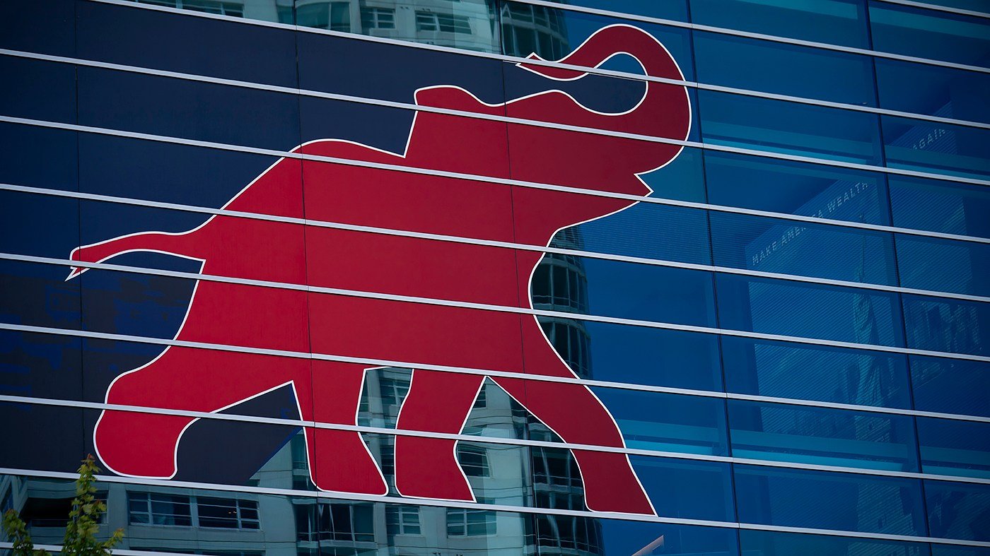NRCC floods Dallas convention with free tickets as GOP candidates stay away
