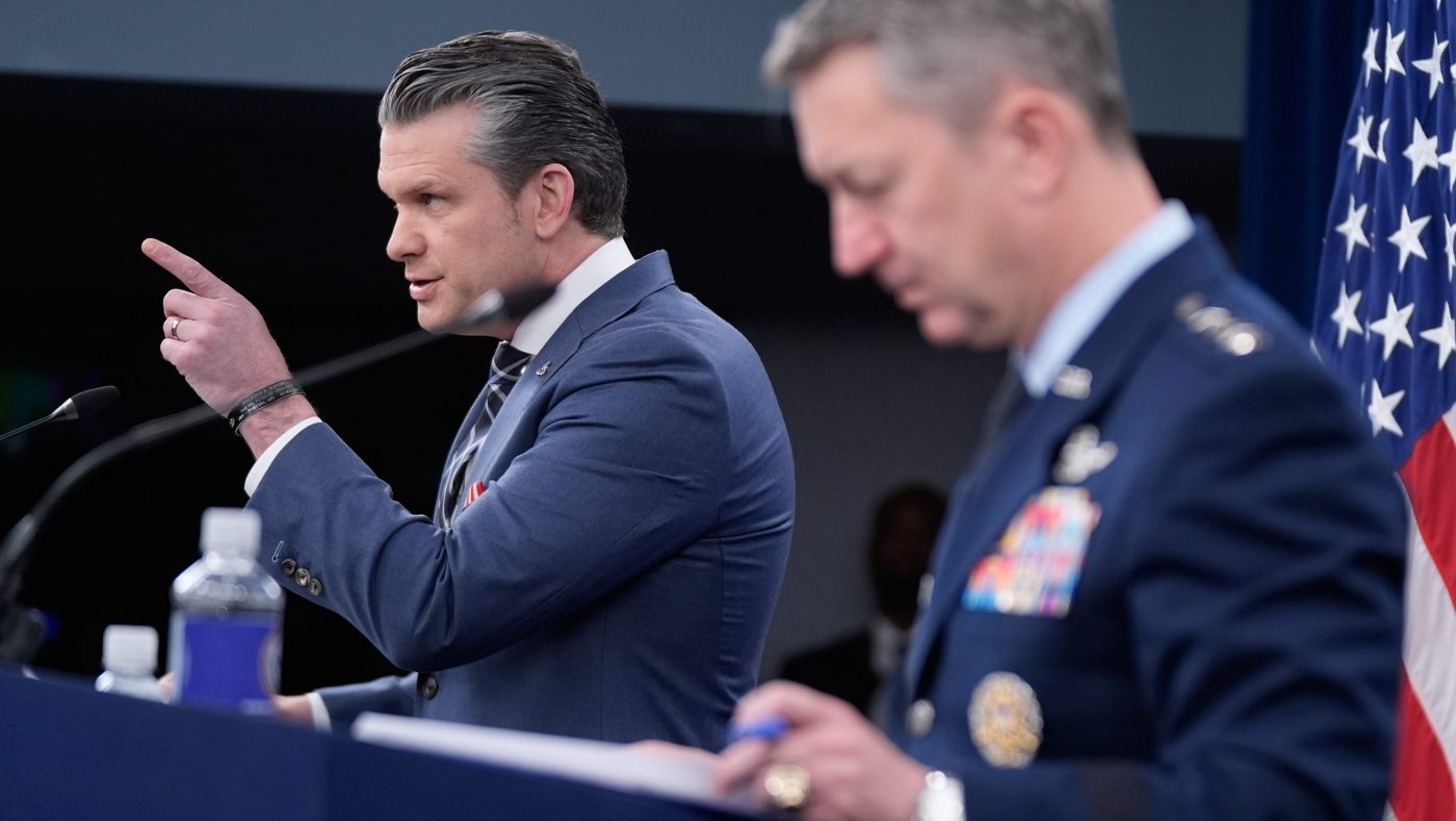 Pentagon to Brief on Iran Ceasefire After Trump Halts Strikes, Announces Negotiations