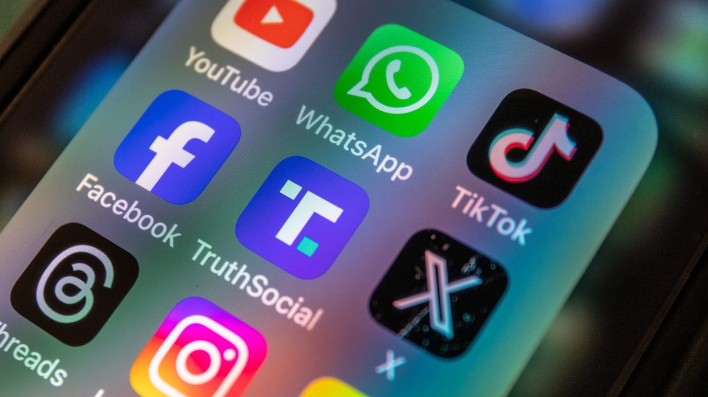 Pew Poll: 56% of Americans Back Social Media Ban for Under-16s