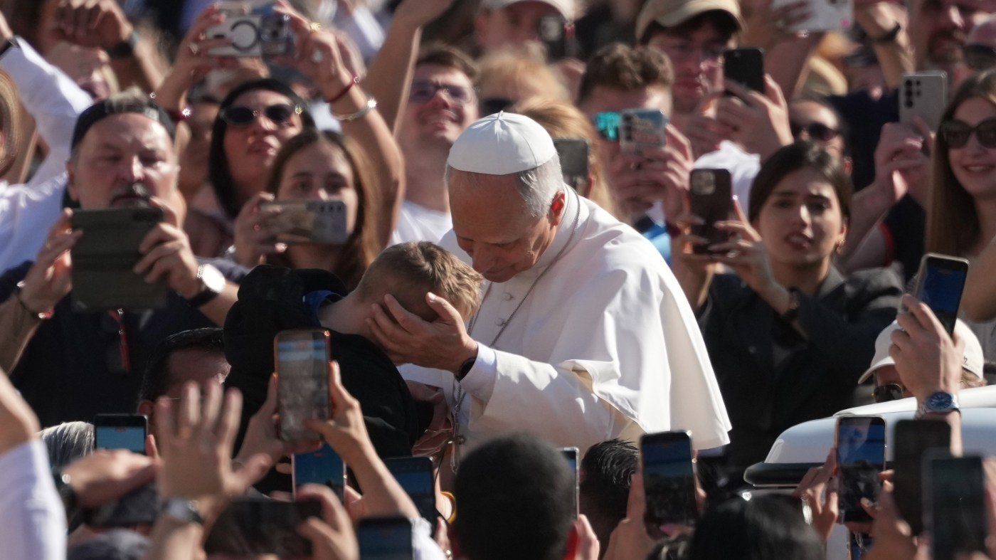 Pope Leo's First Year Sparks Record Catholic Conversions Across US and France