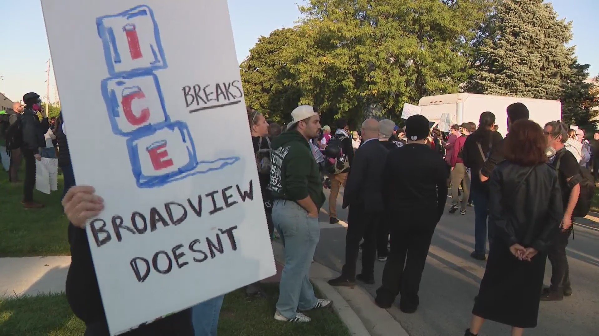 Prosecutors Drop Charges Against Four ICE Protesters in Illinois