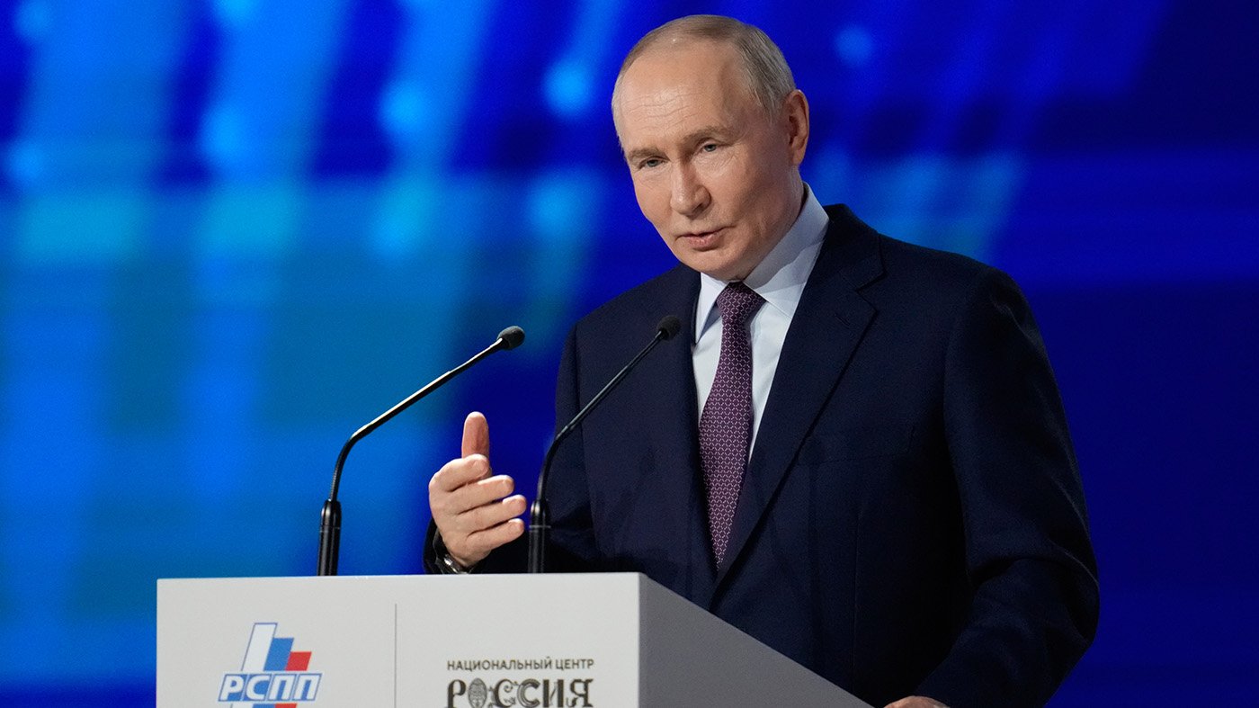 Putin and Iran's Top Diplomat Vow Deeper Alliance Amid Tehran's Conflict with US, Israel