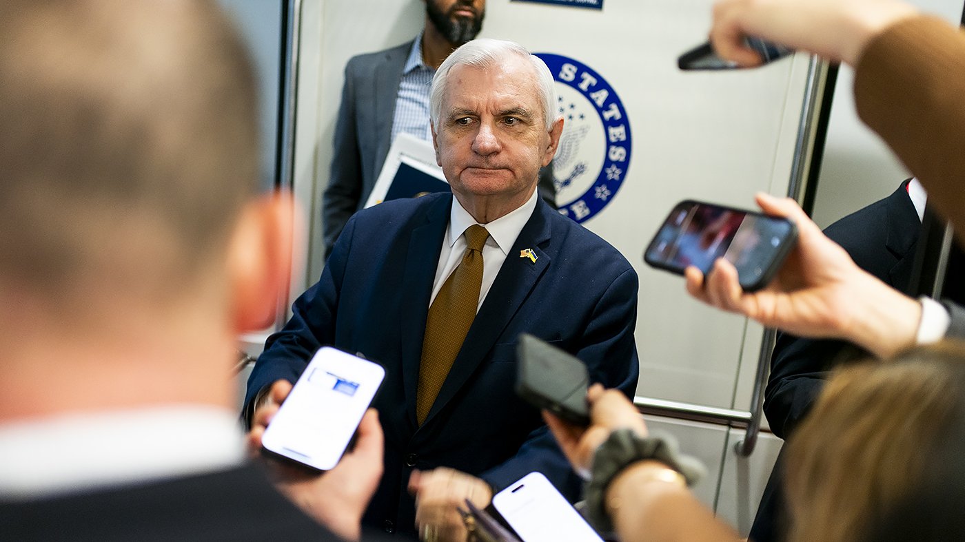 Reed Compares Trump's Iran Rhetoric to Tehran's 'Fanatical' Leadership