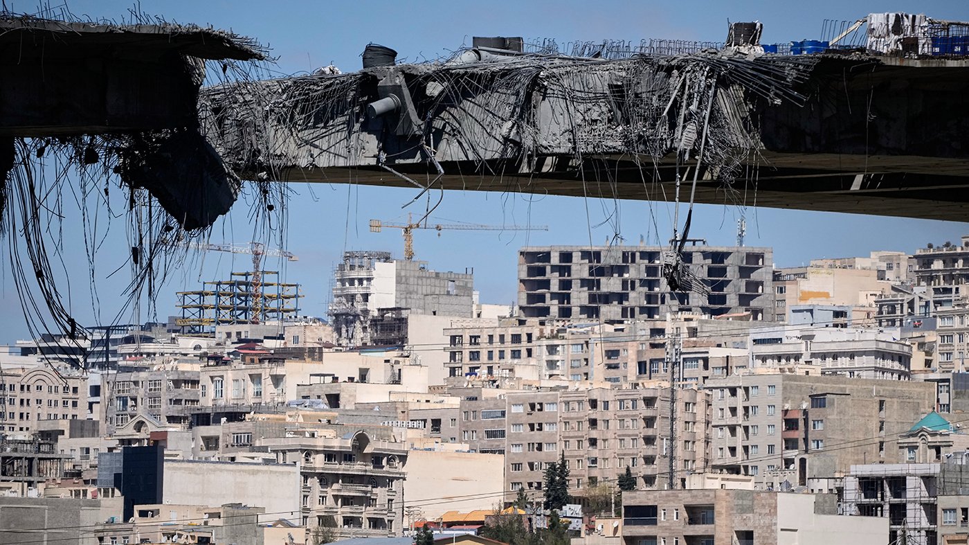 Republican Support for Iran Conflict Wavers as Trump's Deadline Looms