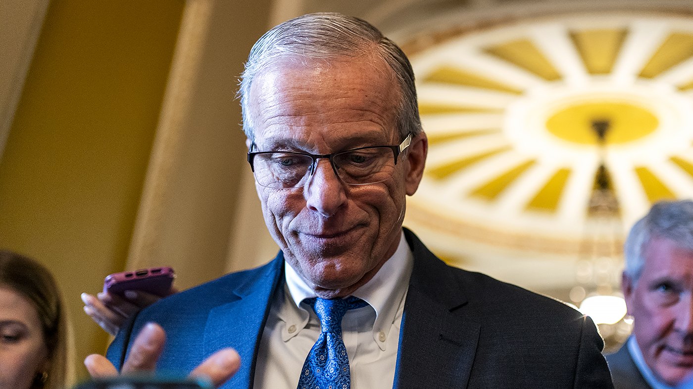 Republican Unity Frays Over DHS Shutdown Strategy as Airport Chaos Mounts