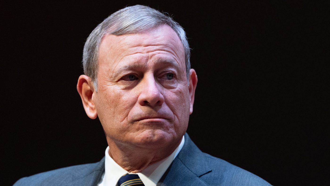 Roberts Pauses FCC Deadline in Democratic Ad-Rate Dispute