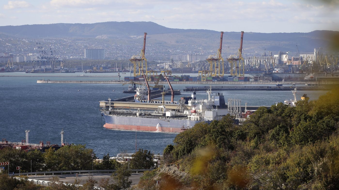 Russia's First Diesel Tanker to US Sets Sail as Political Storm Brews