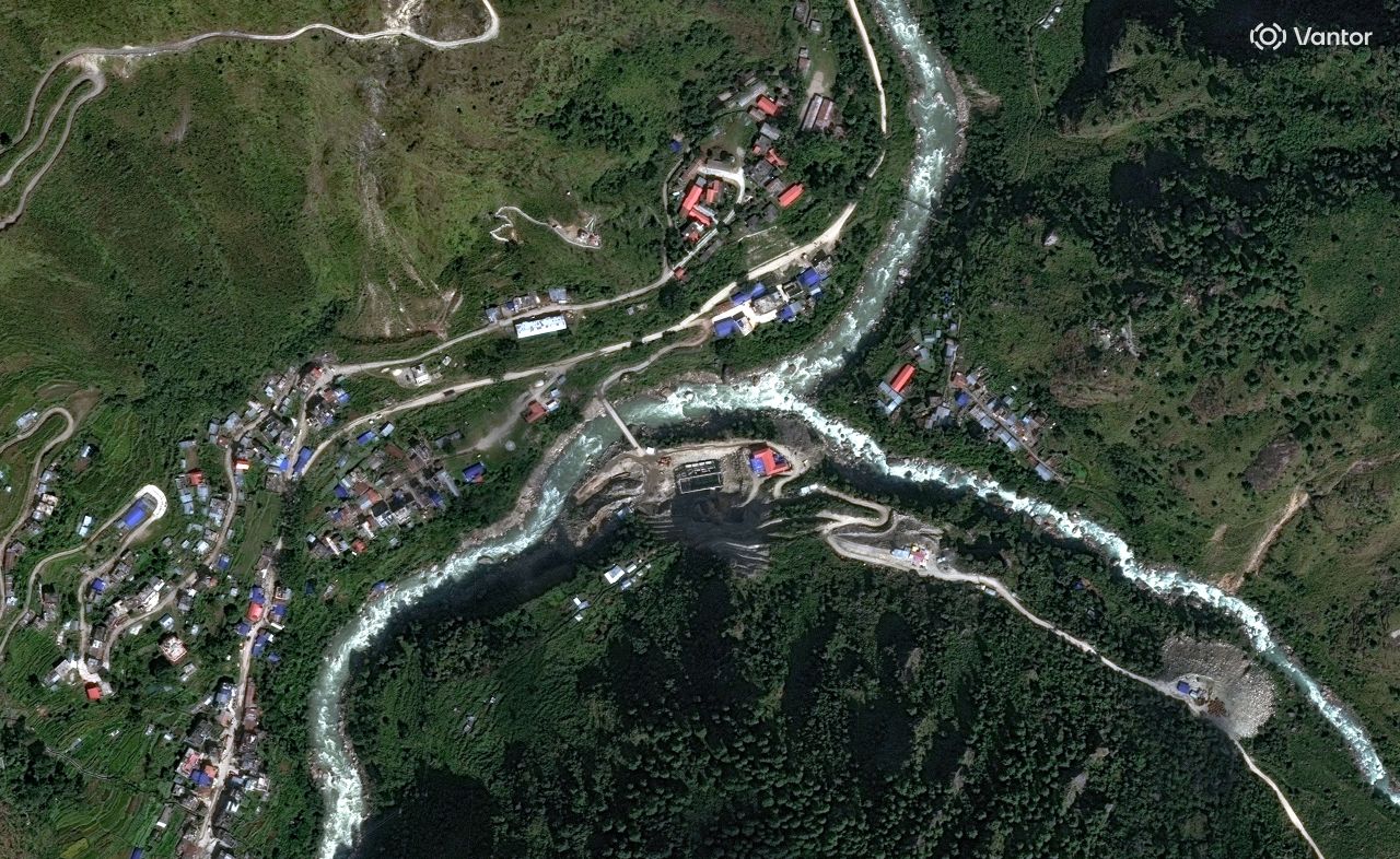 Satellite images reveal bedrock collapse triggered Himalayan floods