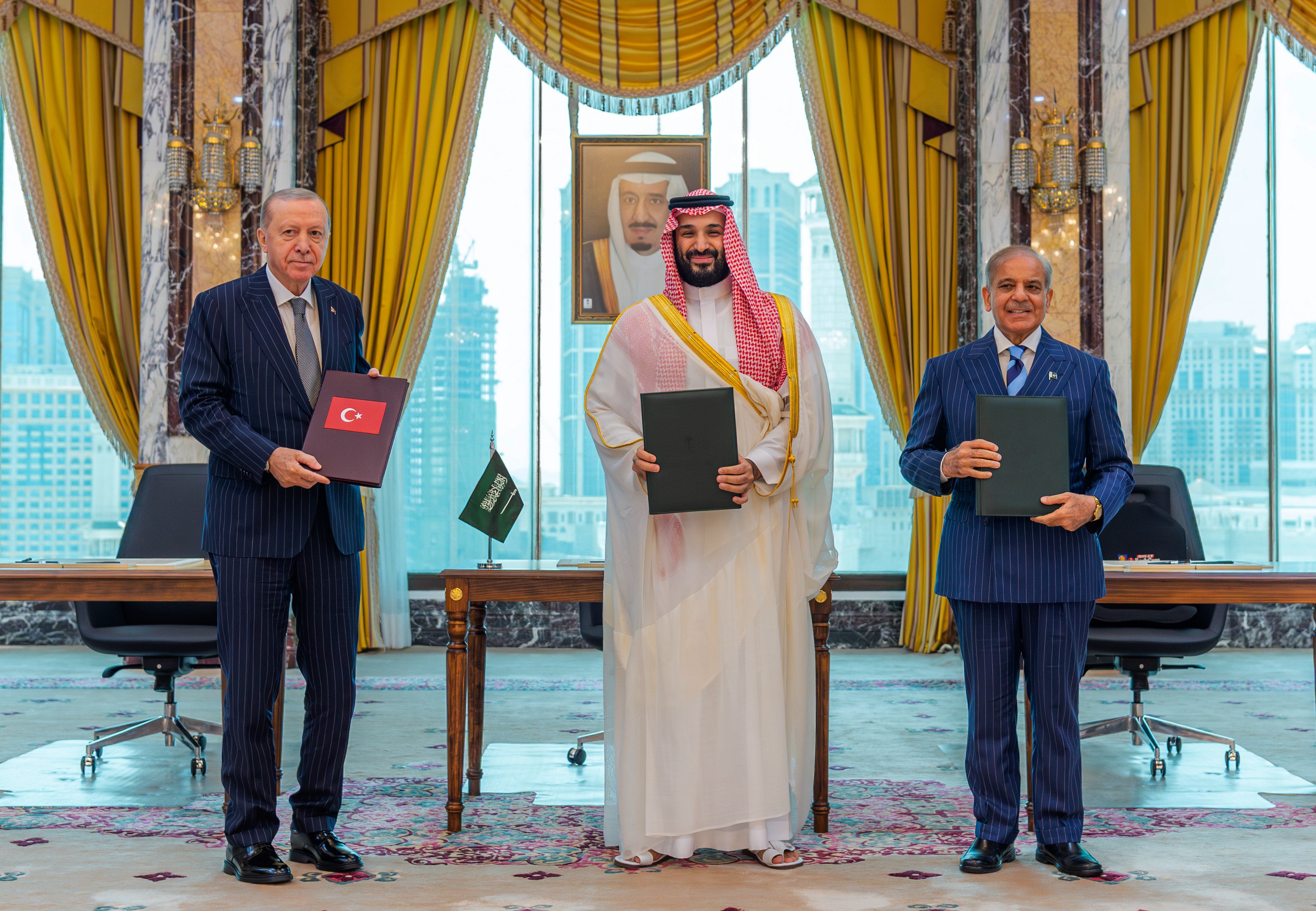 Saudi-Turkish-Pakistani Defense Pact Signals Shift Away from US Umbrella