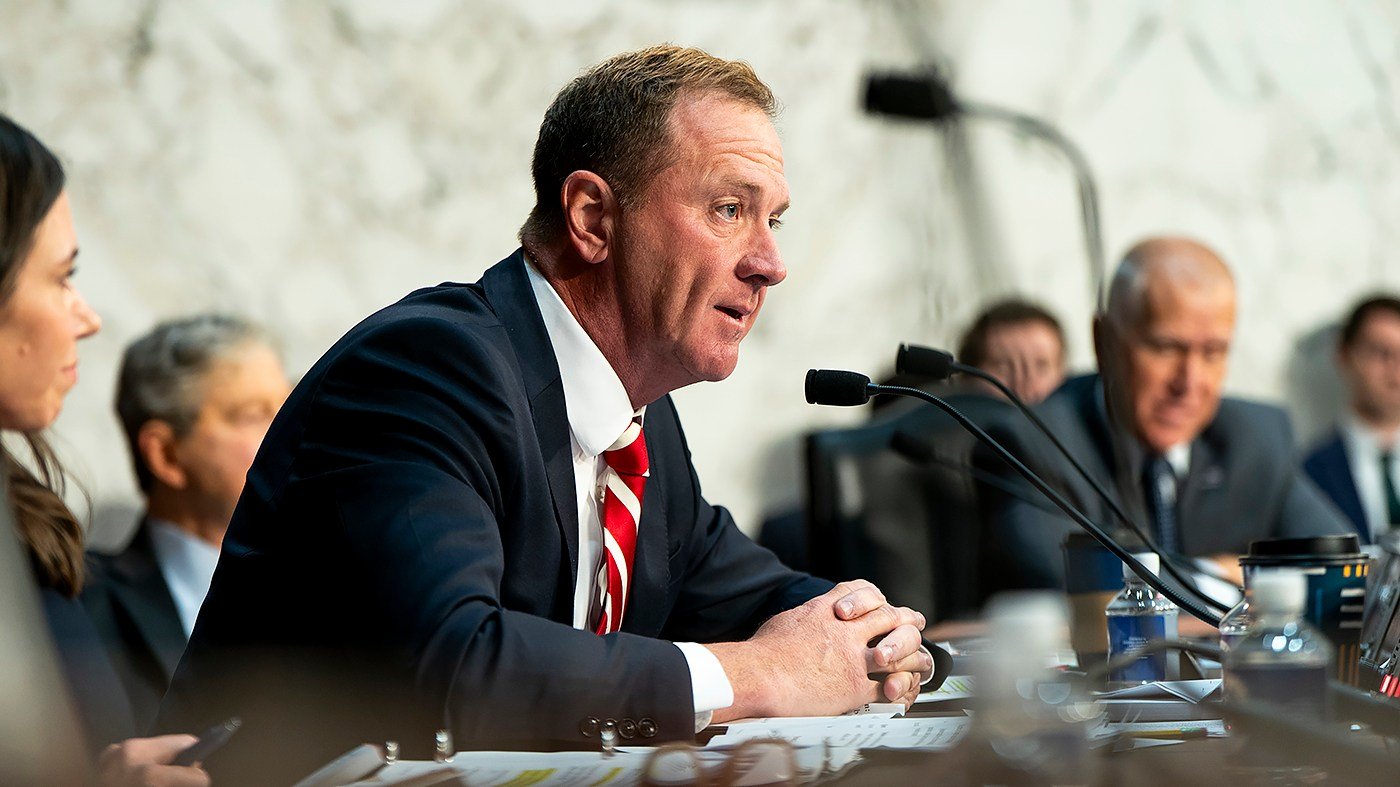 Schmitt's Basketball Blunder: Senator Mixes Up Hawks and Hawkeyes in Jack Smith Hearing