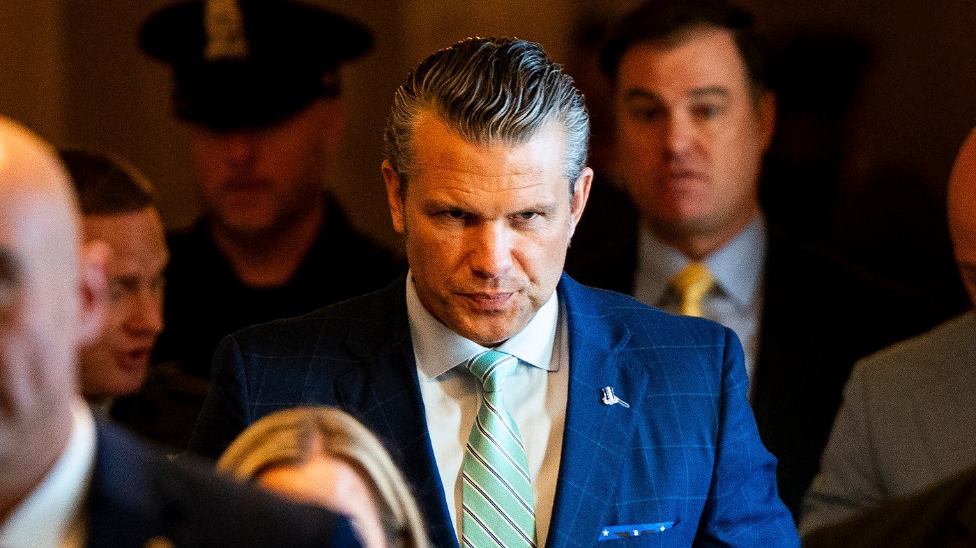 Senate Democrats Question Hegseth Over Stars and Stripes Leadership Shakeup