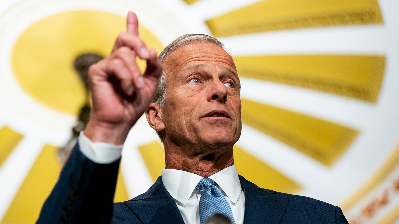 Senate exits for midterms, GOP fears majority slip