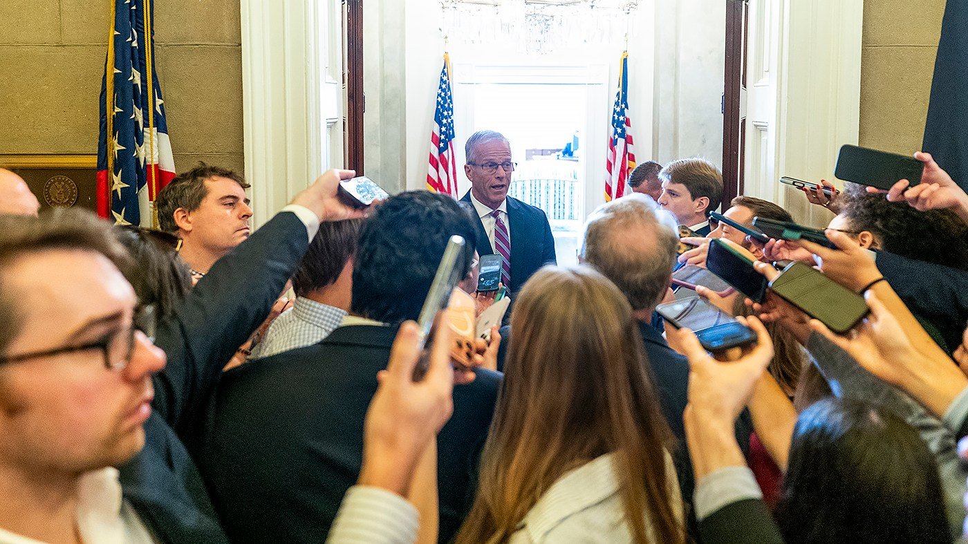 Senate GOP Resists White House Press Ban, Backs Capitol Access