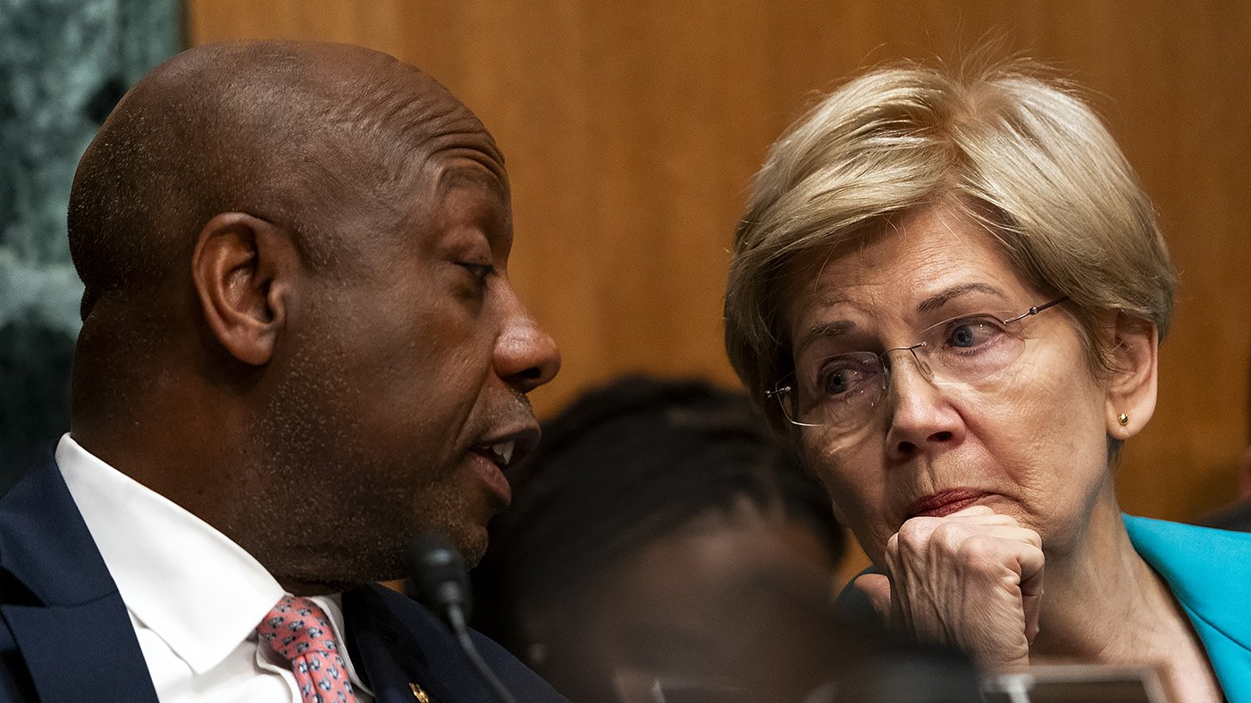 Senate Panel Advances Crypto Bill as Two Democrats Cross Aisle